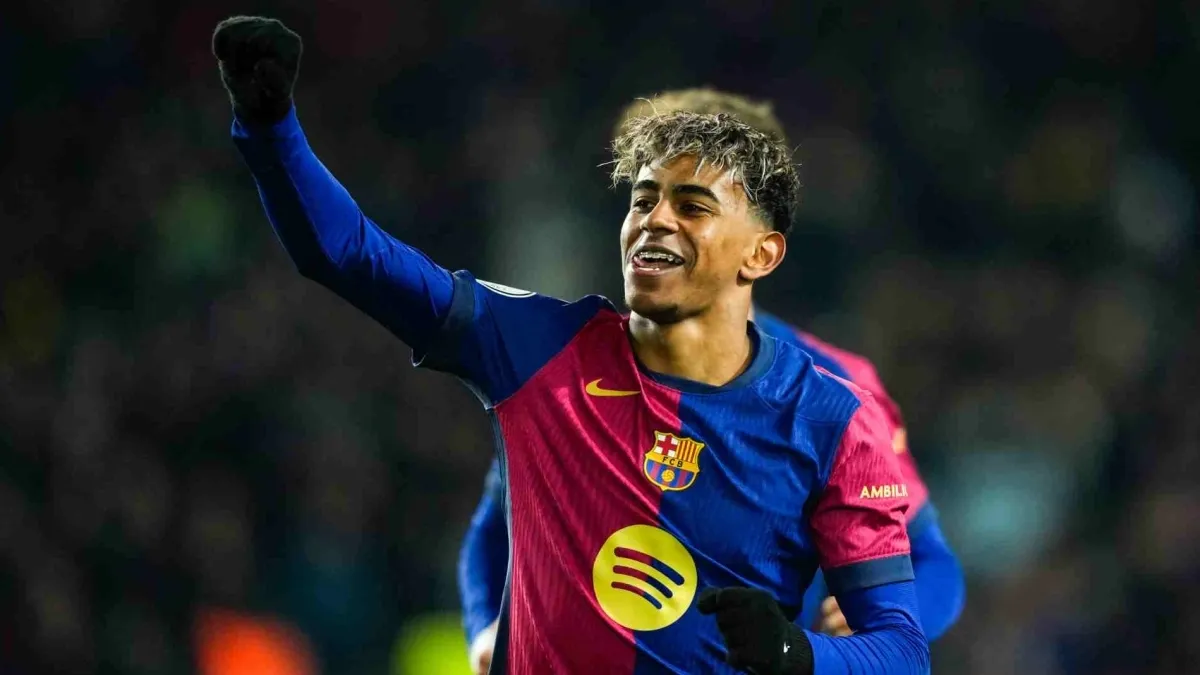 😱 ¡Lamine Yamal rompe con la tradición! No volverá a firmar camisetas del Barça ni de España