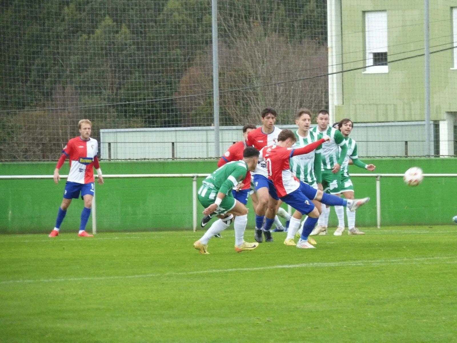 El Arosa golea en el Candocia (VIDEO)