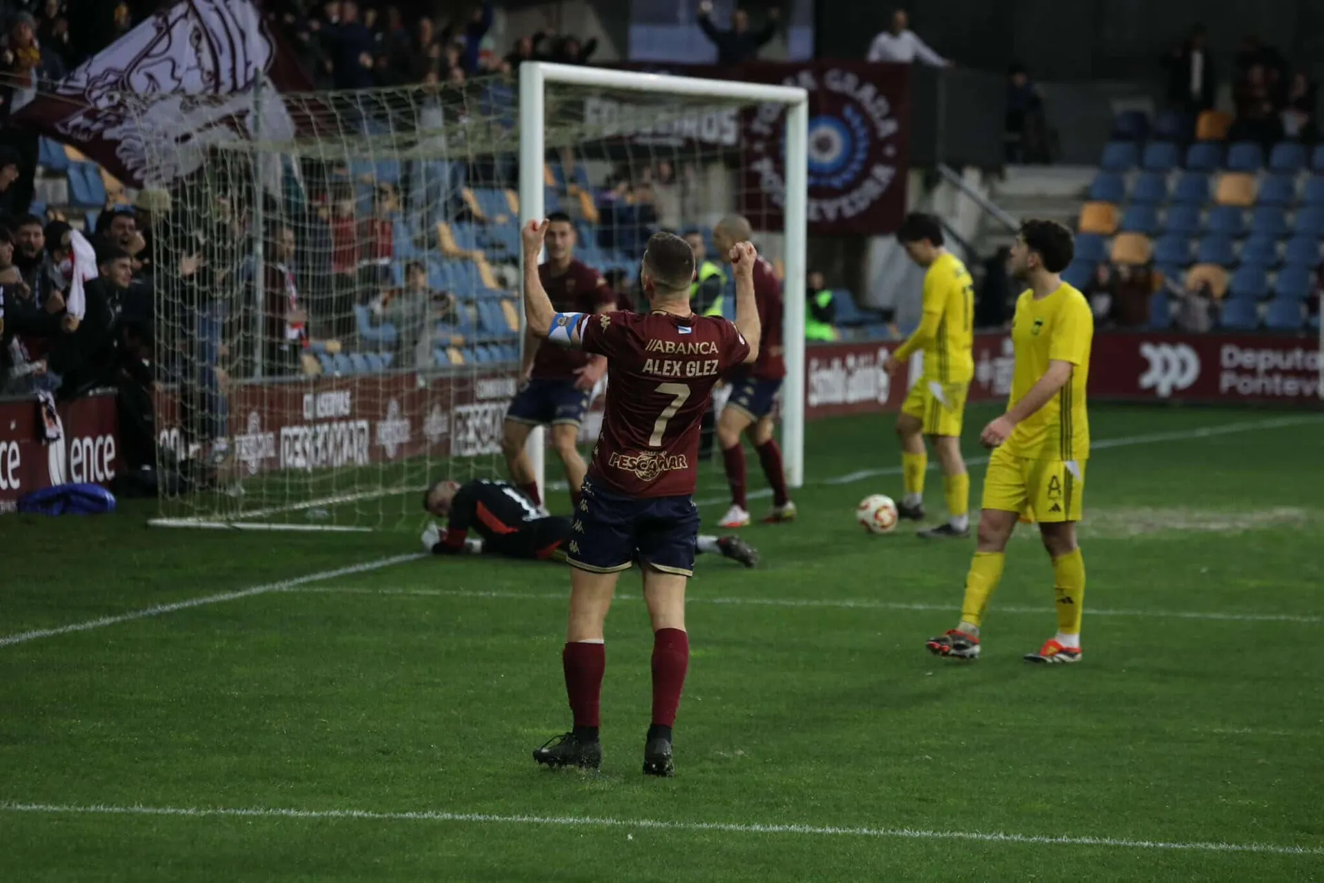 El Pontevedra reacciona a tiempo y se lleva los tres puntos frente al Langreo (2-1)