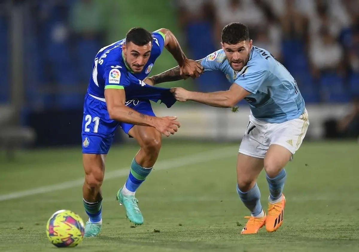 Javi Galán vuelve al Celta y reabre el debate del lateral izquierdo