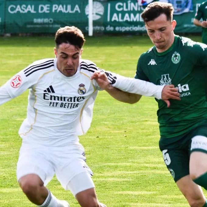 El nuevo Arenteiro de Juanfran ya compite: remontada ante el Castilla y final tenso tras un incidente en Espiñedo