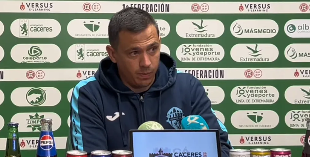 😤 “¡Nos merecimos más!” Daniel Llácer no se esconde tras el empate del Ourense CF en Cáceres