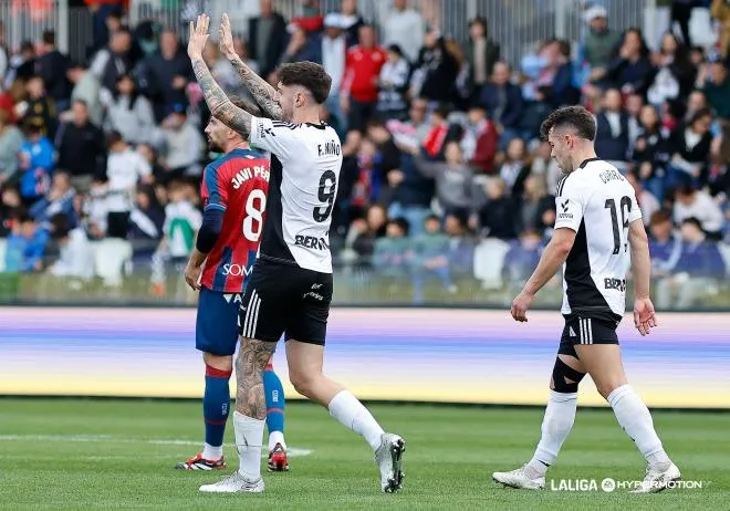 💣 El Dépor aprieta por Fer Niño... ¡pero un delantero se aferra a Riazor!