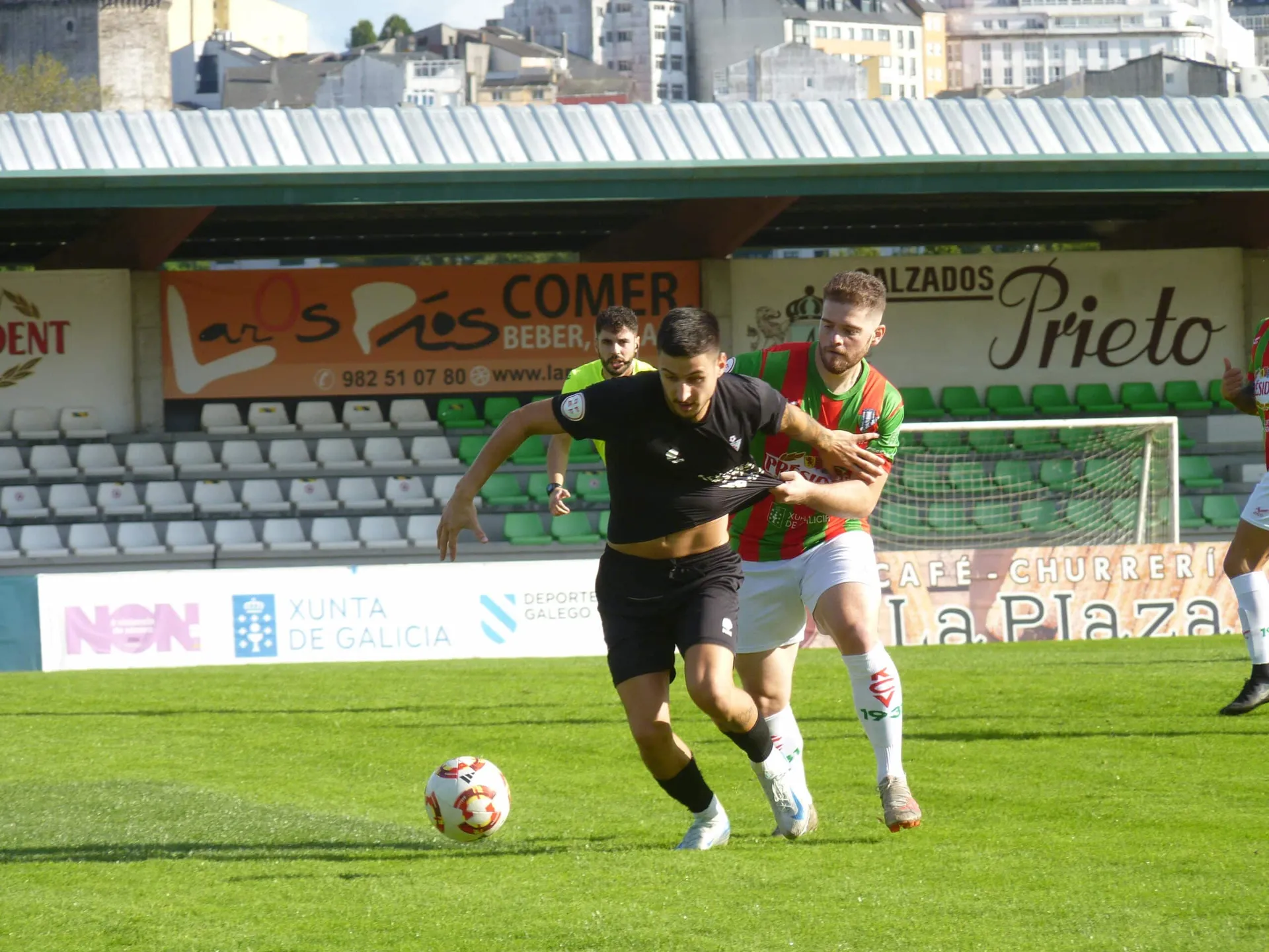 Un gol en cada tiempo dan la victoria al Villalbés sobre el Villalonga (VIDEO)