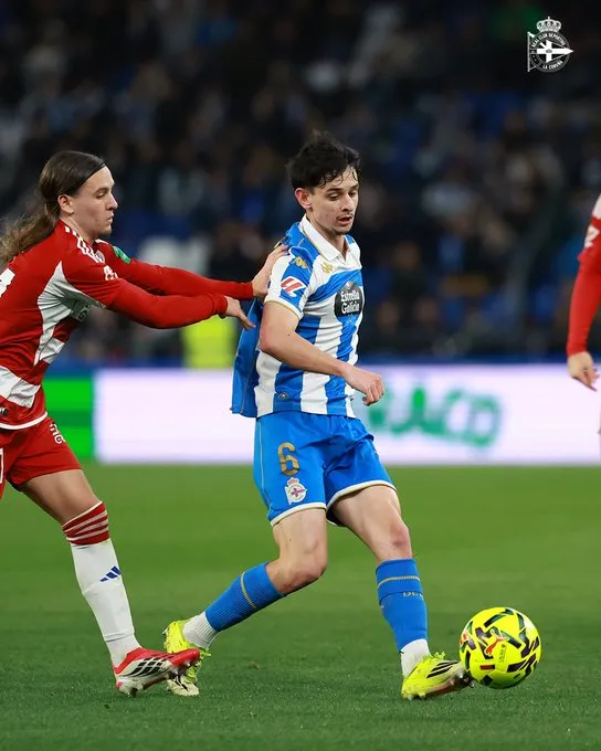 Golpe frío en Riazor: el Deportivo tropieza ante el Granada y frena su carrera hacia el ascenso (0-2)