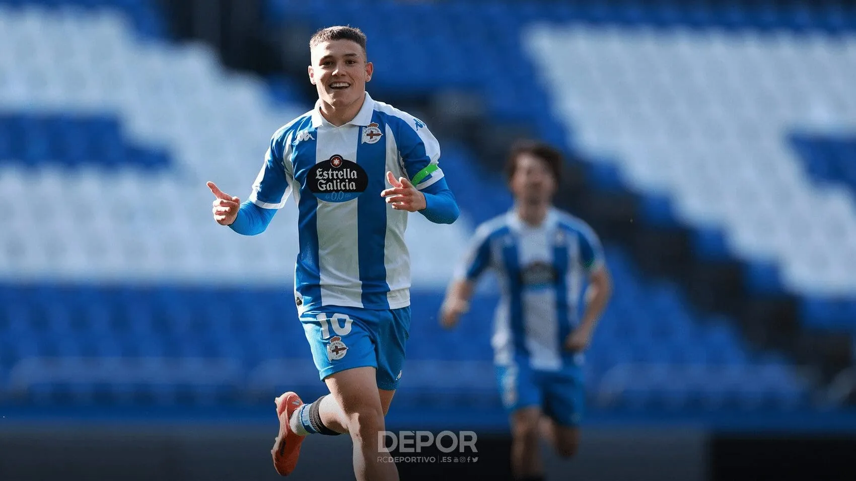 El Fabril infringe una severa derrota al líder Pontevedra