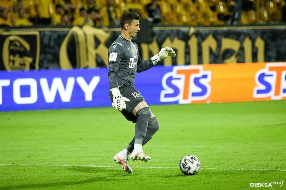 El Viveiro refuerza su portería con el polaco Patryk Królczyk