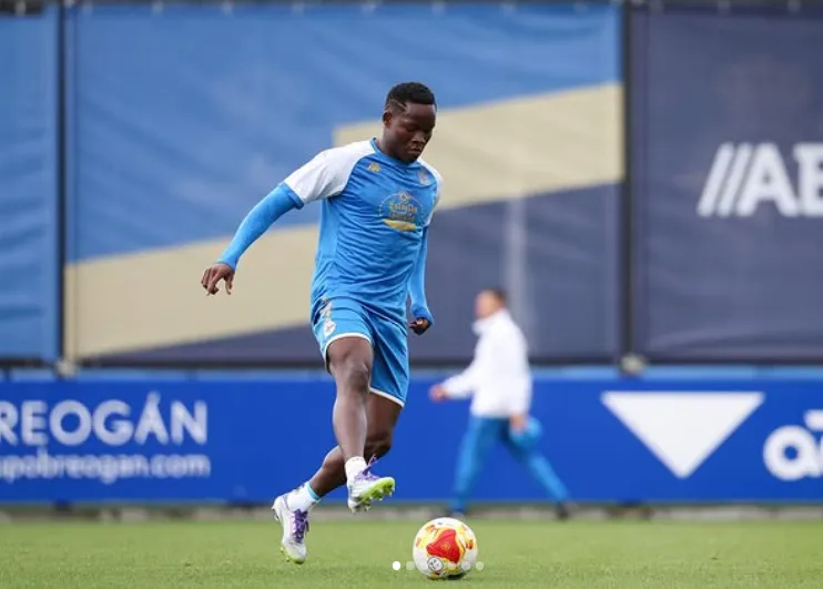 🚨¡El Deportivo ya tiene su nueva joya africana! Nsongo arrasa con el Fabril y pide paso en Riazor🔥⚽
