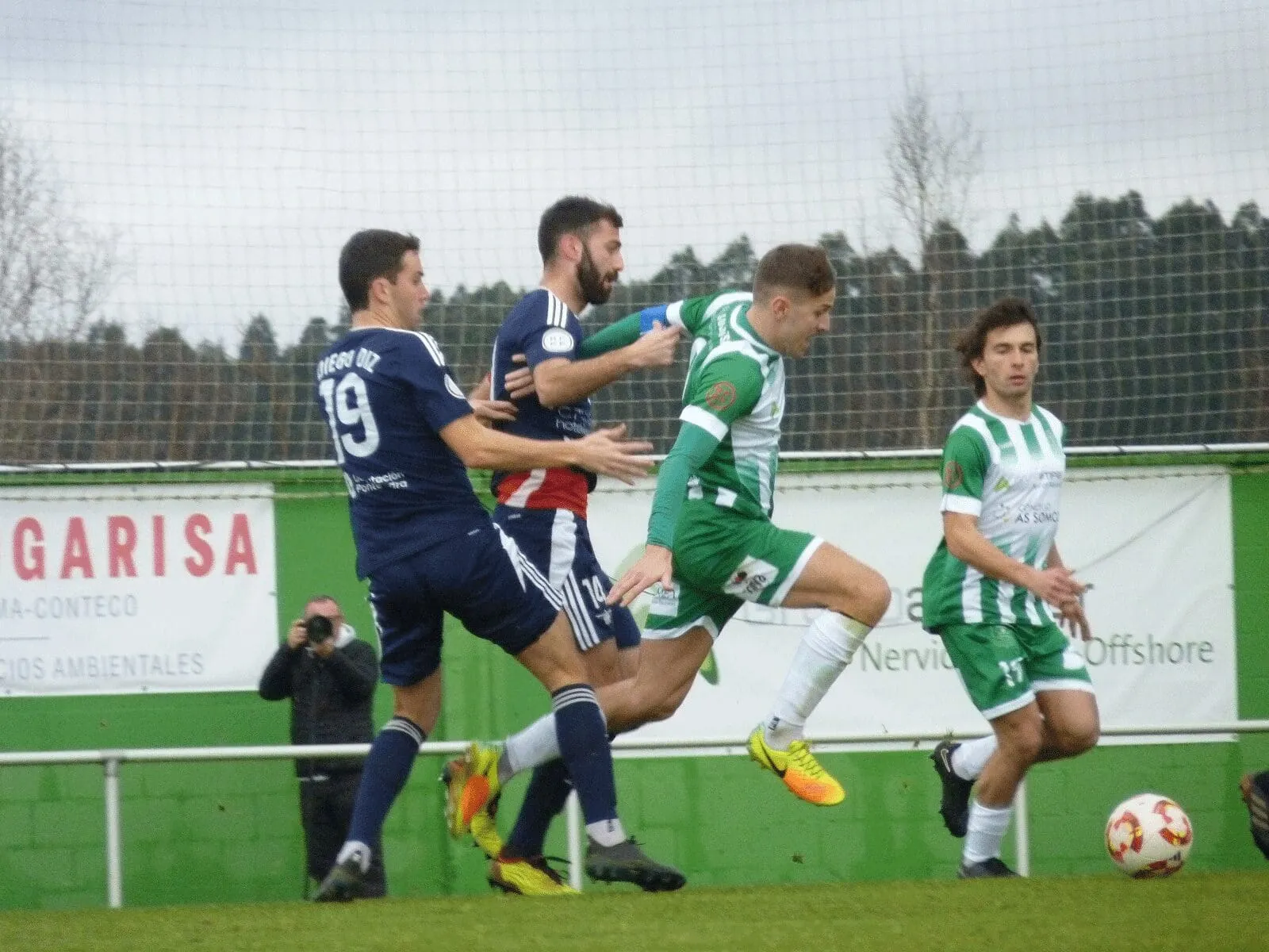 El Alondras se adelanta rápido e impone su fútbol en Somozas