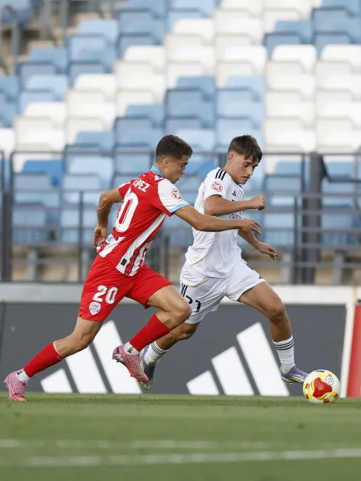 ⚡ Del penalti de Lago Junior al sufrimiento blanco: el Lugo rozó la machada en Valdebebas (VIDEO)