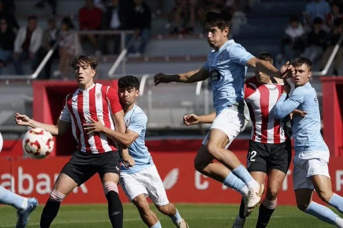 Fer López asesta el golpe en Lezama para que el Celta Fortuna sume su primera victoria