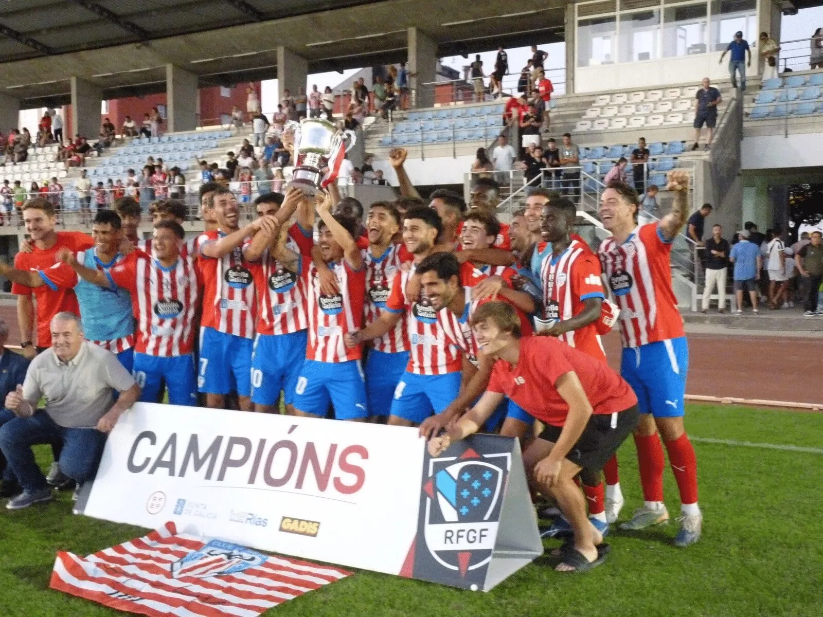 El Lugo derrota al Coruxo y gana su segunda Copa RFEF-Galicia
