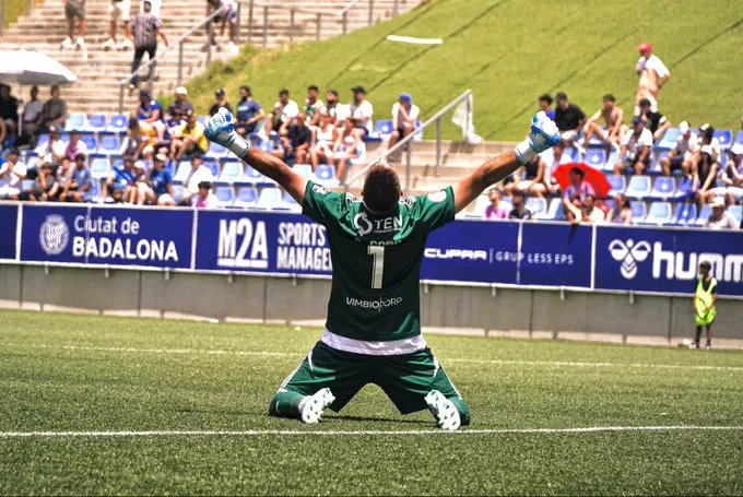Álex Cobo se despide del Compos tras ser el guardián del ascenso