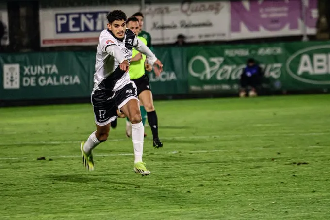 🔥 El Ourense CF manda en O Carballiño y deja al Arenteiro al borde del abismo (0-2) 🔥