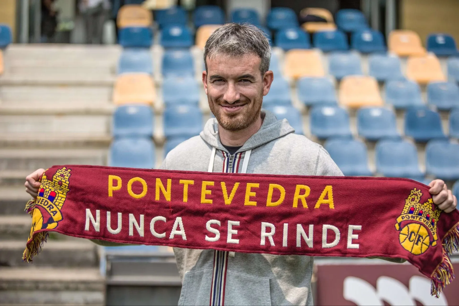 El Pontevedra CF prolonga su apuesta por Rubén Domínguez y Adrián Abalo