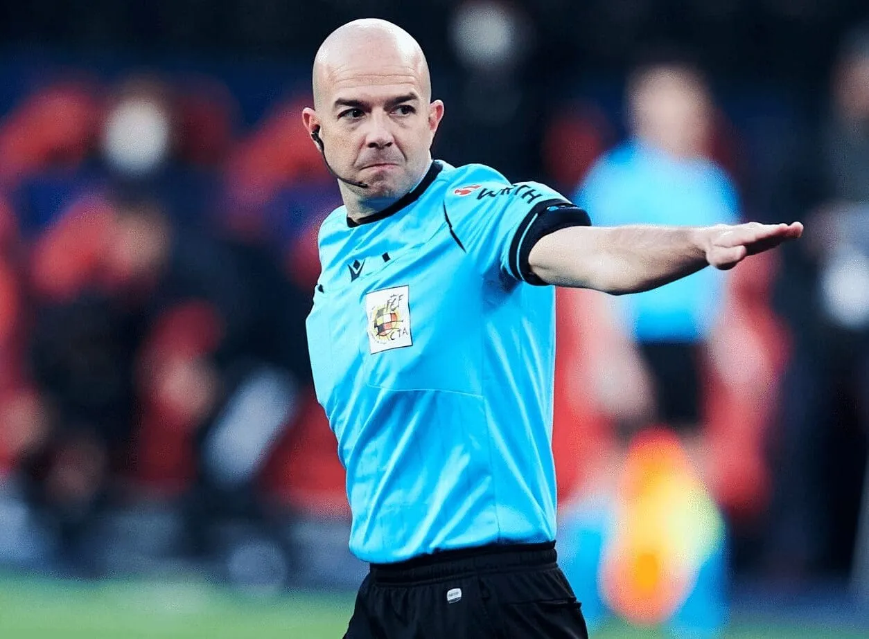 González Fuentes dirigirá en Pasarón la cita copera del Pontevedra CF ante el Villareal CF