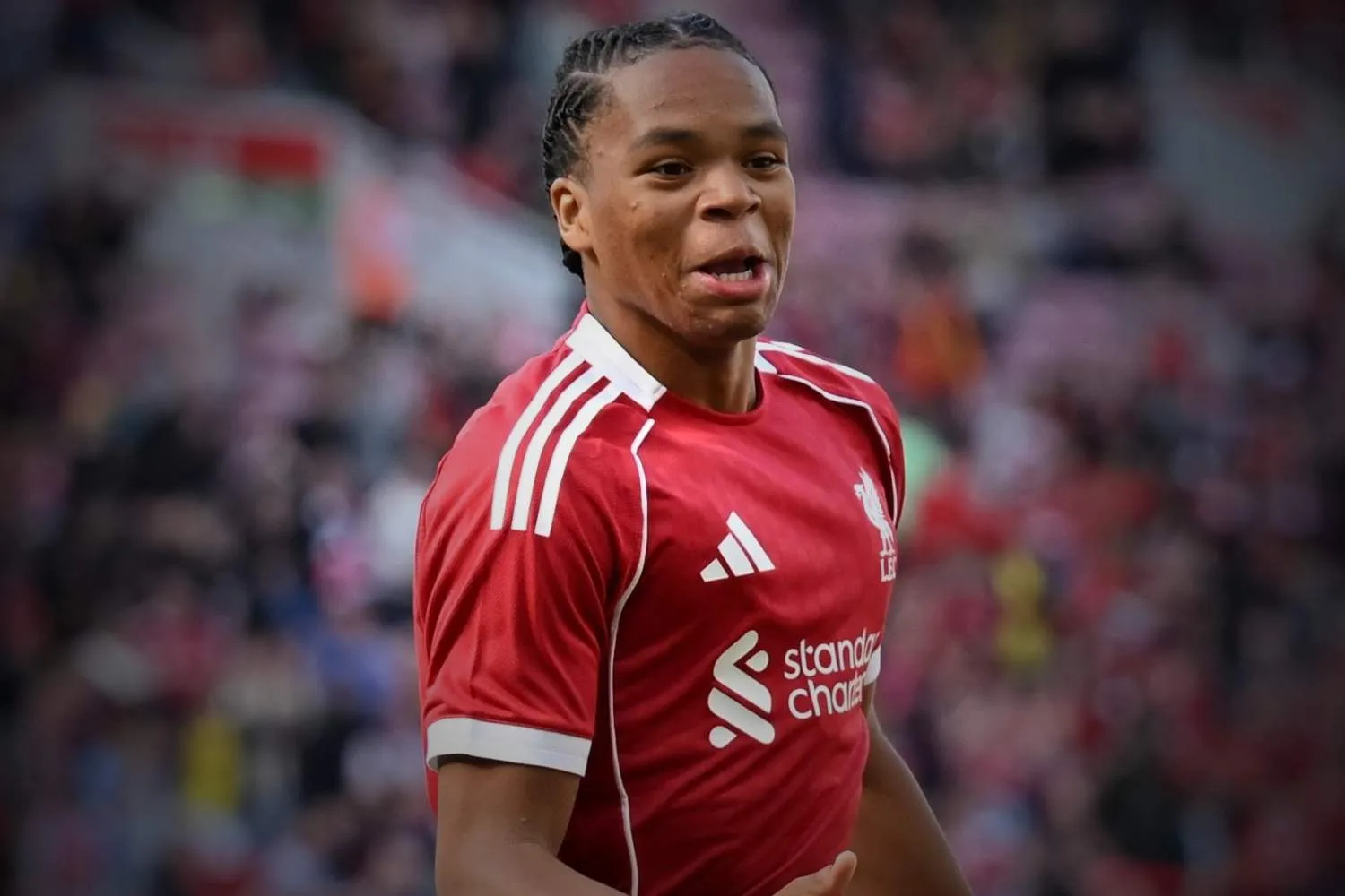 🚨¡Tiene solo 16 años y ya hace historia en Anfield! El niño que enloqueció a Liverpool en 5 minutos 😱⚽