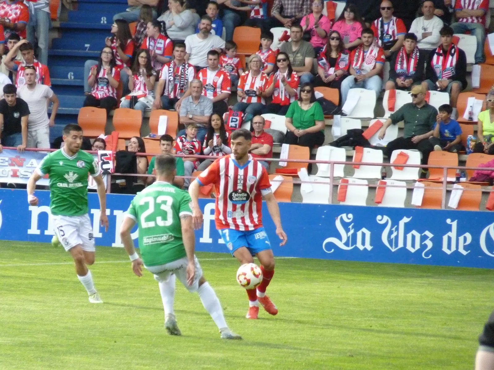 El Lugo derrota al Zamora, pero necesita ganar en Urritxe para la permanencia
