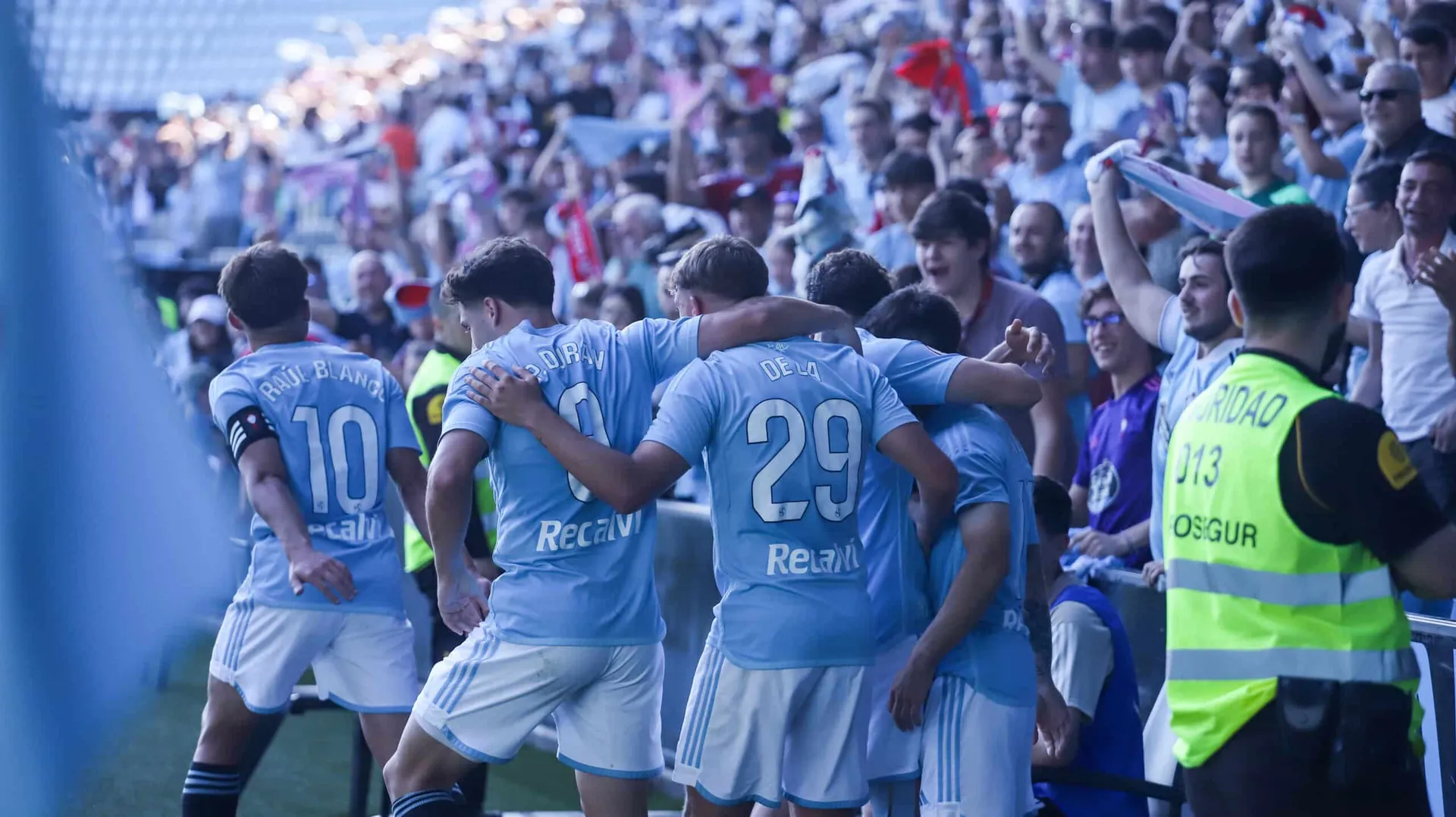 El Celta Fortuna empata en el descuento y mantiene la esperanza de ascender
