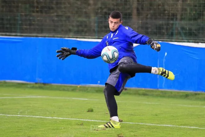 🧤 Alberto Sánchez ya es nuevo portero del Ourense CF