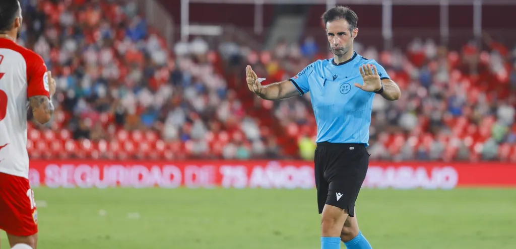 González Esteban, segunda visita a A Malata en esta temporada, el señalado para el Derbi de Las Rias