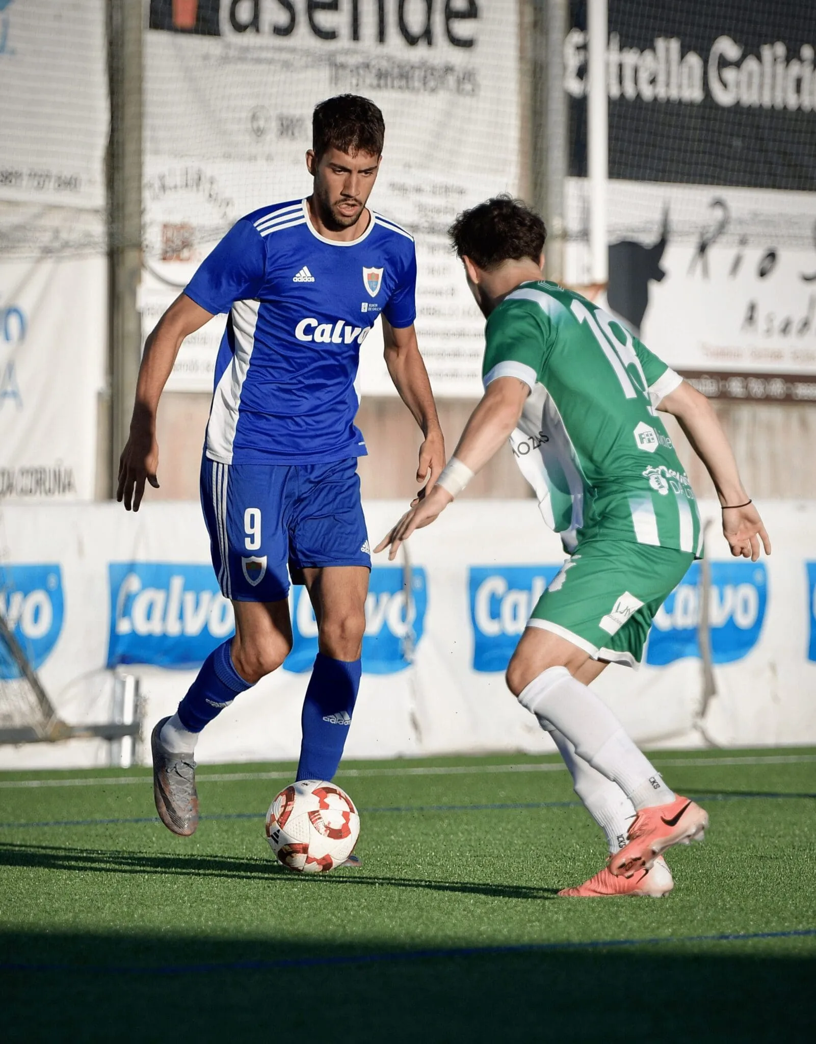 El Bergantiños domina y triunfa, 2-0 ante el Somozas