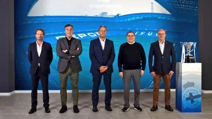 Plantón histórico al acto del Deportivo: Lendoiro y Tino Fernández no acudirán a la visita institucional al museo de Riazor