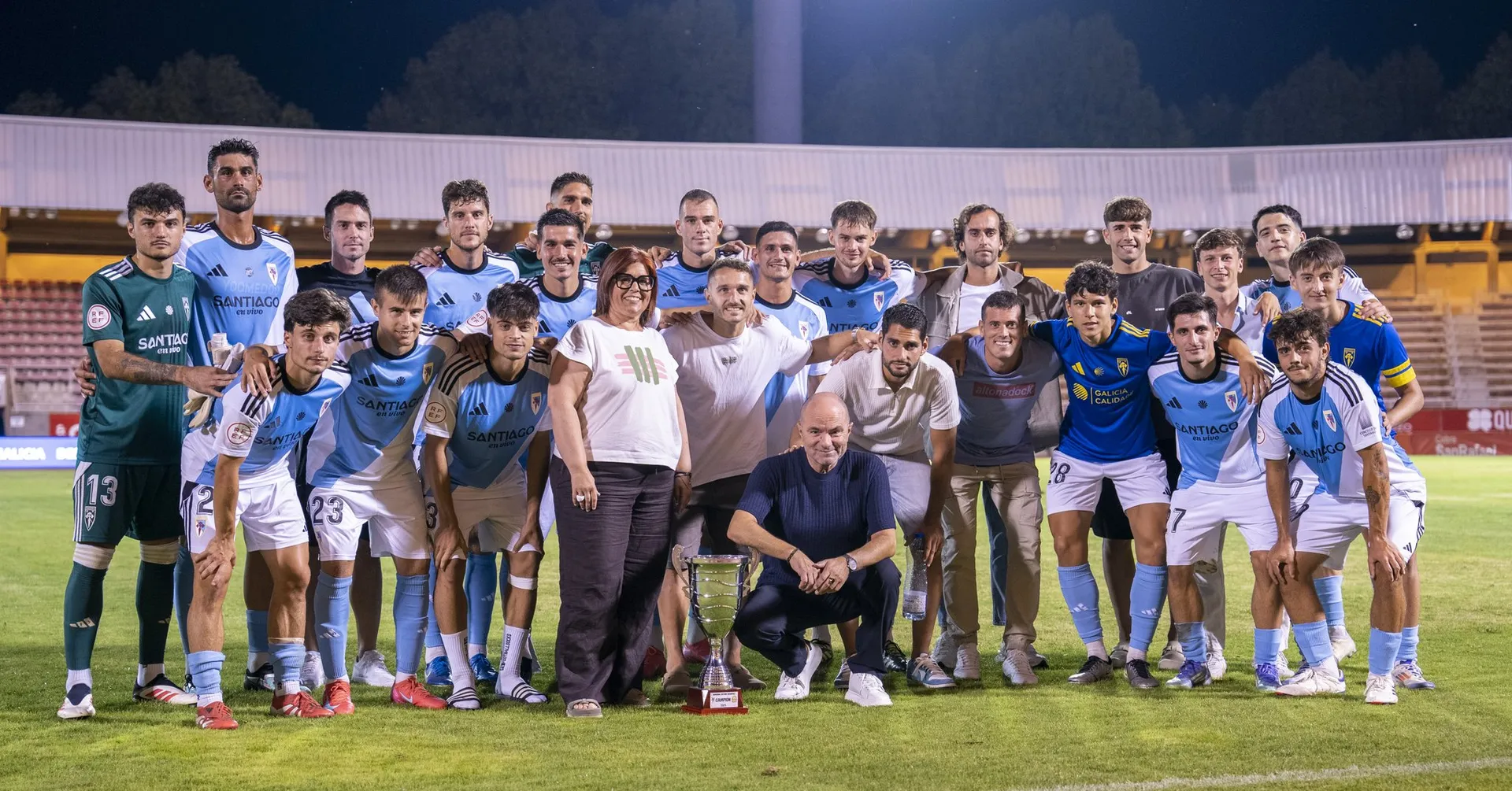 “La SD Compostela remonta y conquista el Memorial Bermúdez con un Porrúa letal”