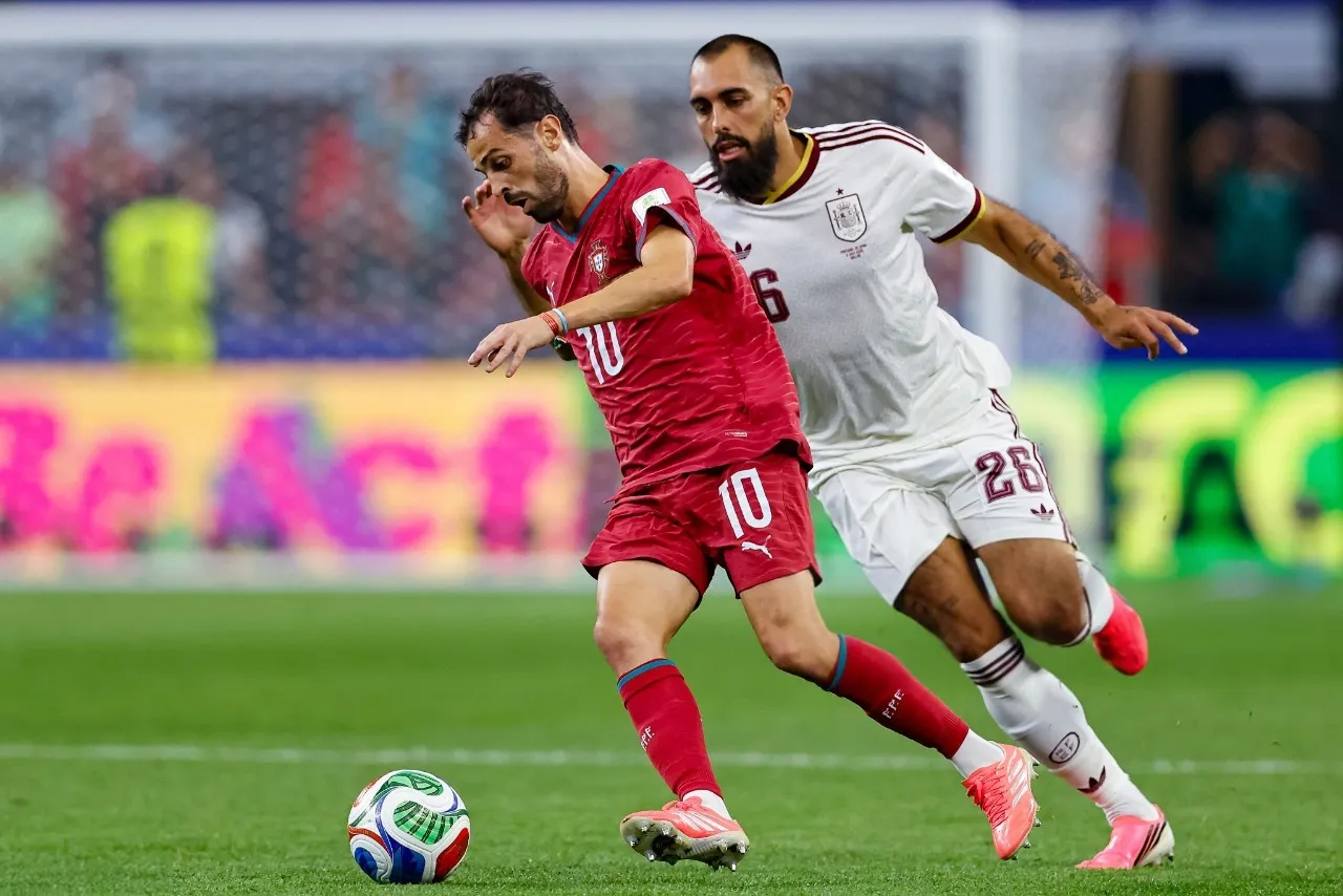 Borja Iglesias debuta en un Mundial: un minuto final con valor de carrera