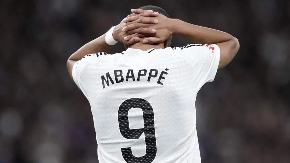 🚨 Máxima preocupación en el Real Madrid: Mbappé hospitalizado por un virus agresivo 😷🏥