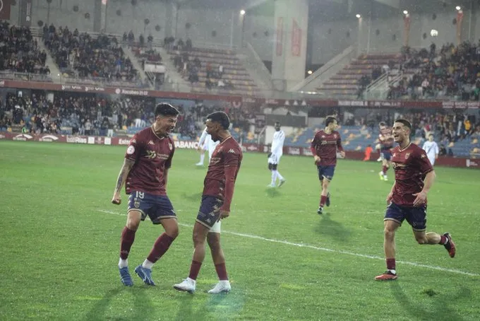 El Pontevedra golpea la liga: vence al Numancia y se acerca al ascenso