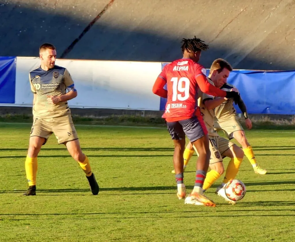 El Pontevedra logra una victoria de oficio y se proclama campeón de invierno (1-2)