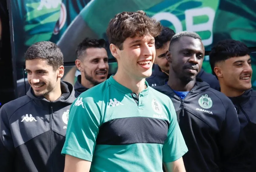 🎯 Enol Rodríguez en el punto de mira del Huesca: el Arenteiro escucha ofertas 🔥