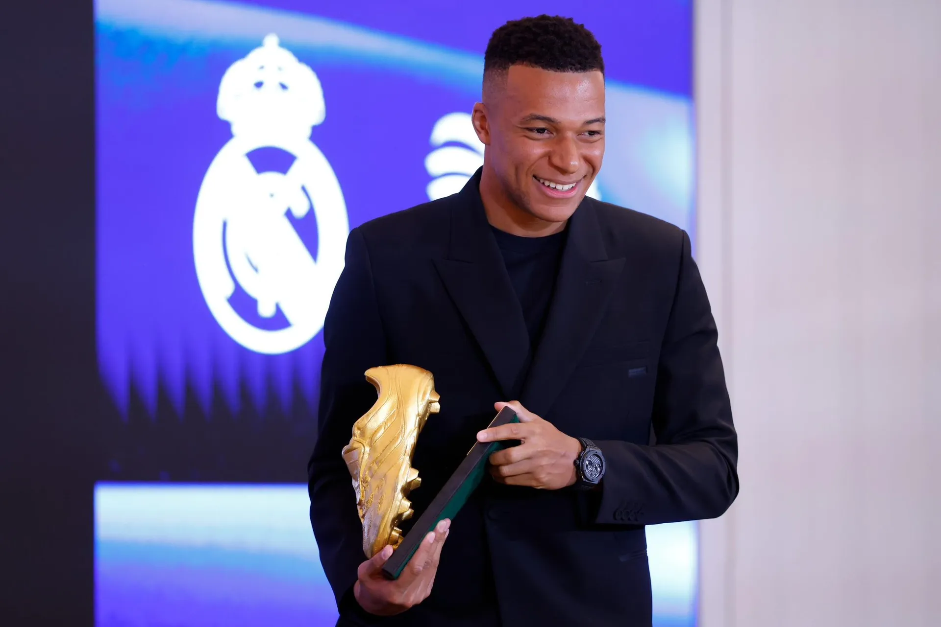 🔥 “¡No quiero elegir... quiero GANARLO TODO!”: Mbappé desata su ambición total en el Real Madrid ⚪🔥