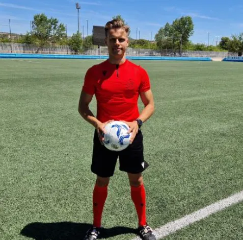 🚨 “Juez zaragozano al mando: Carlos Muñiz repite con el Deportivo… ¿será buen augurio para los locales?”