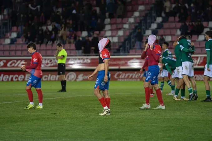 ⚽ El Coruxo asalta Los Pajaritos y firma una victoria de coraje y fe (1-2) 💥💚