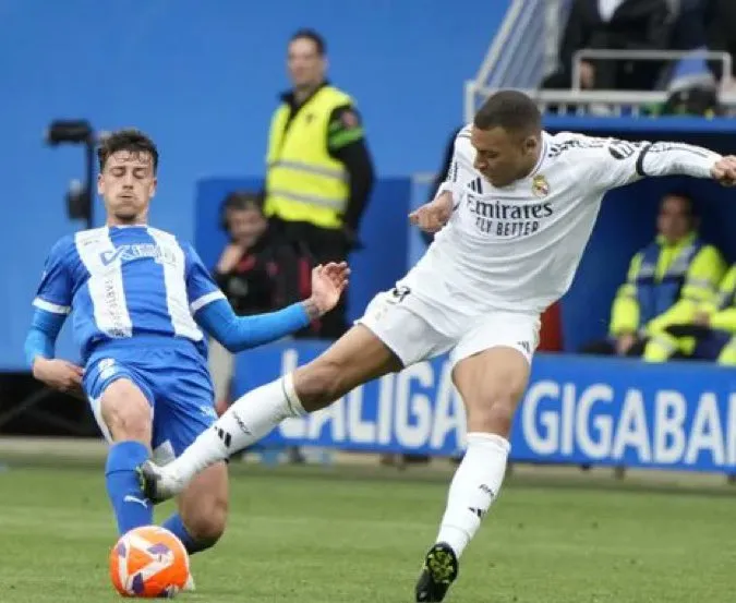 Indignación por la sanción a Mbappé: una plancha temeraria que queda impune con solo un partido