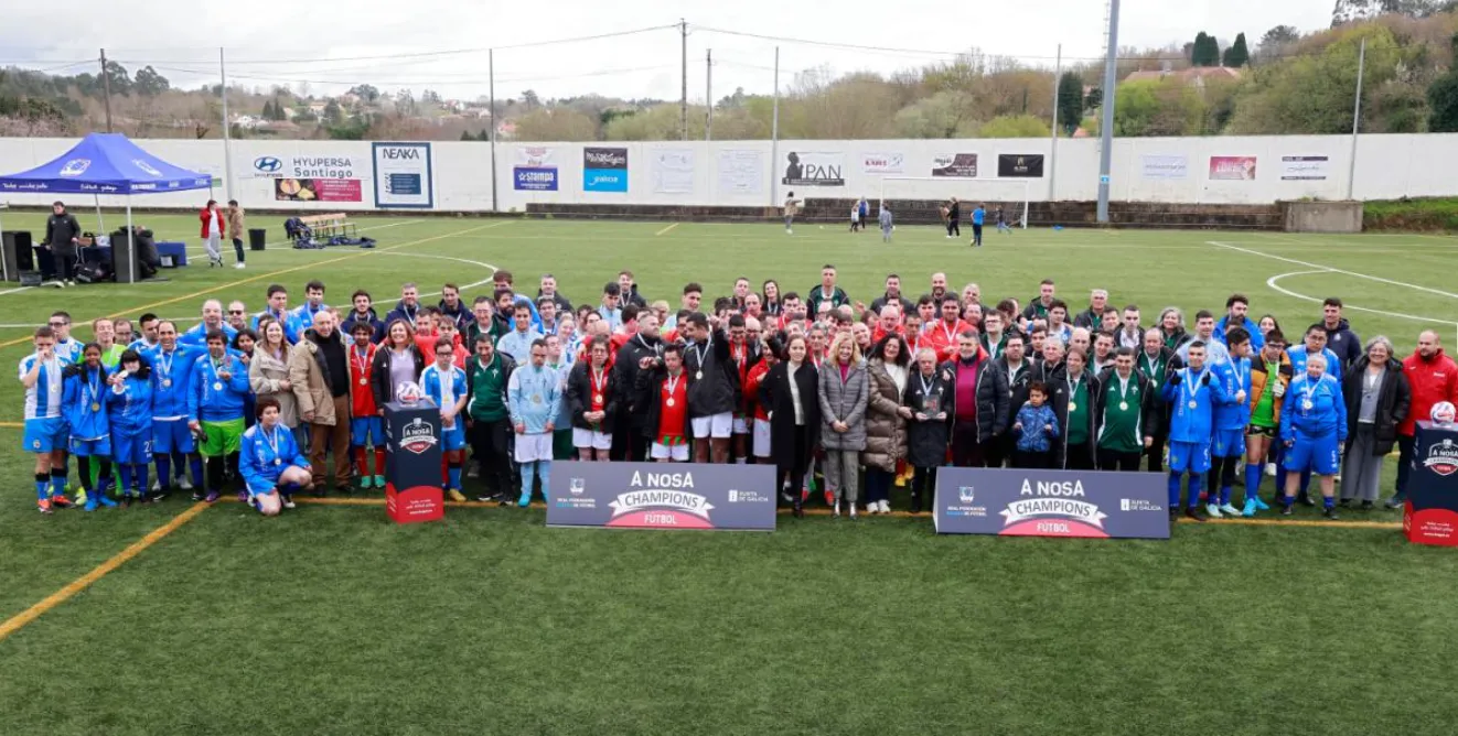 "A Nosa Champions" arranca con emoción e igualdad: el fútbol gallego hace historia en Caló