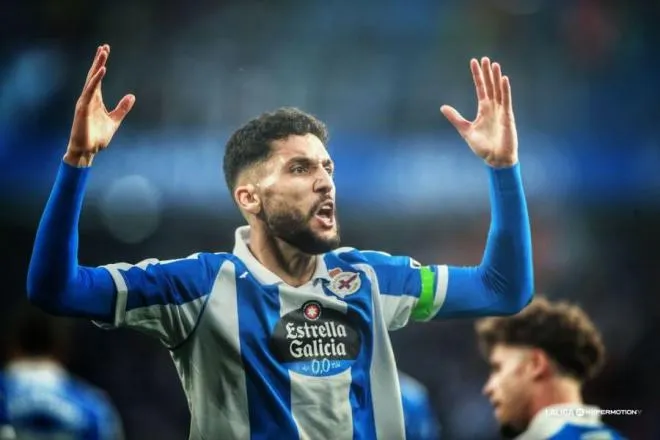 Zakaria Eddahchouri se gana Riazor: supera a Bouldini y apunta a Lucas Pérez