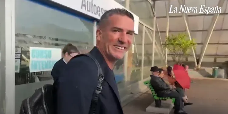 🔥 Luis Carrión ya pisa Oviedo: “Llego con toda la ilusión del mundo” 💙- (VIDEO)