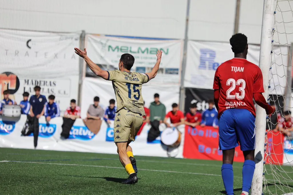El Pontevedra perdona demasiado en As Eiroas y suma un punto que le sabe a poco (1-1)