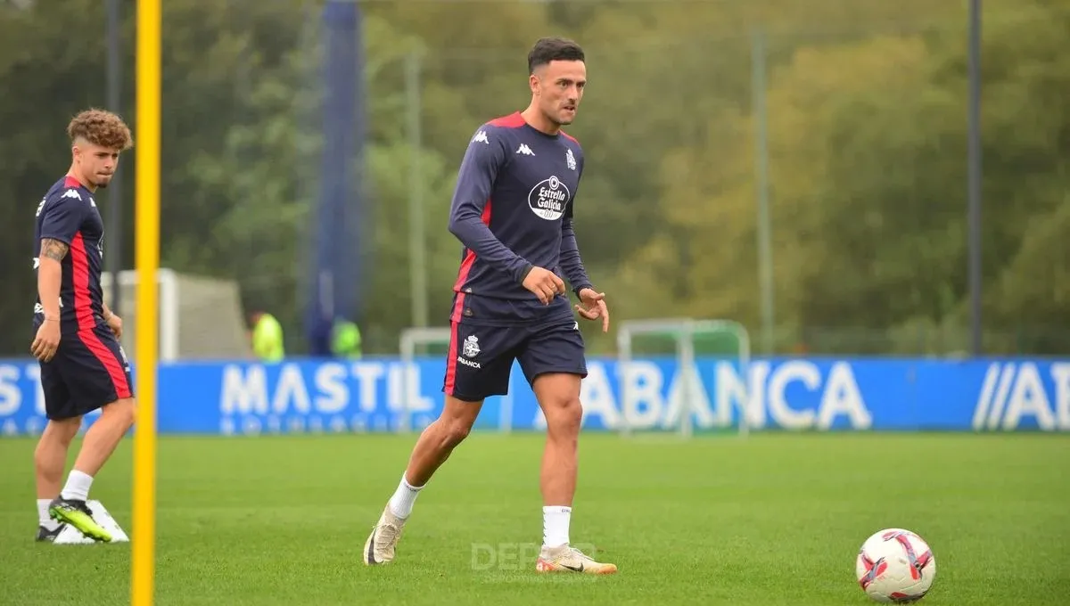 Sorpresa en Riazor: Cristian Herrera renueva automáticamente con el Deportivo