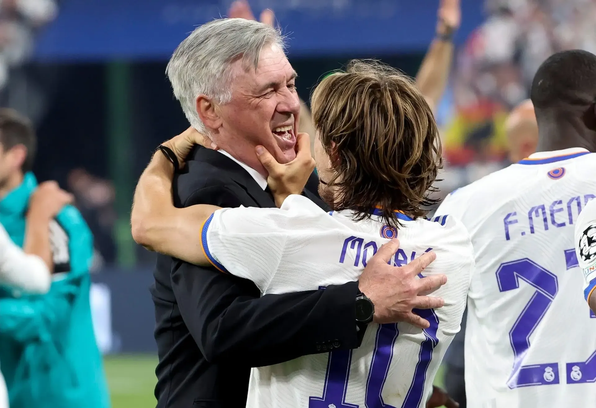 😭💥 ¡LÁGRIMAS EN CHAMARTÍN! El Bernabéu se rinde a Modric y Ancelotti en una despedida de LEYENDA