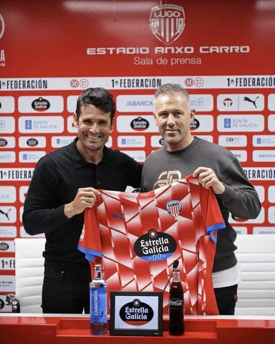 El Lugo presentó en el Anxo Carro a su nuevo técnico Lolo Escobar