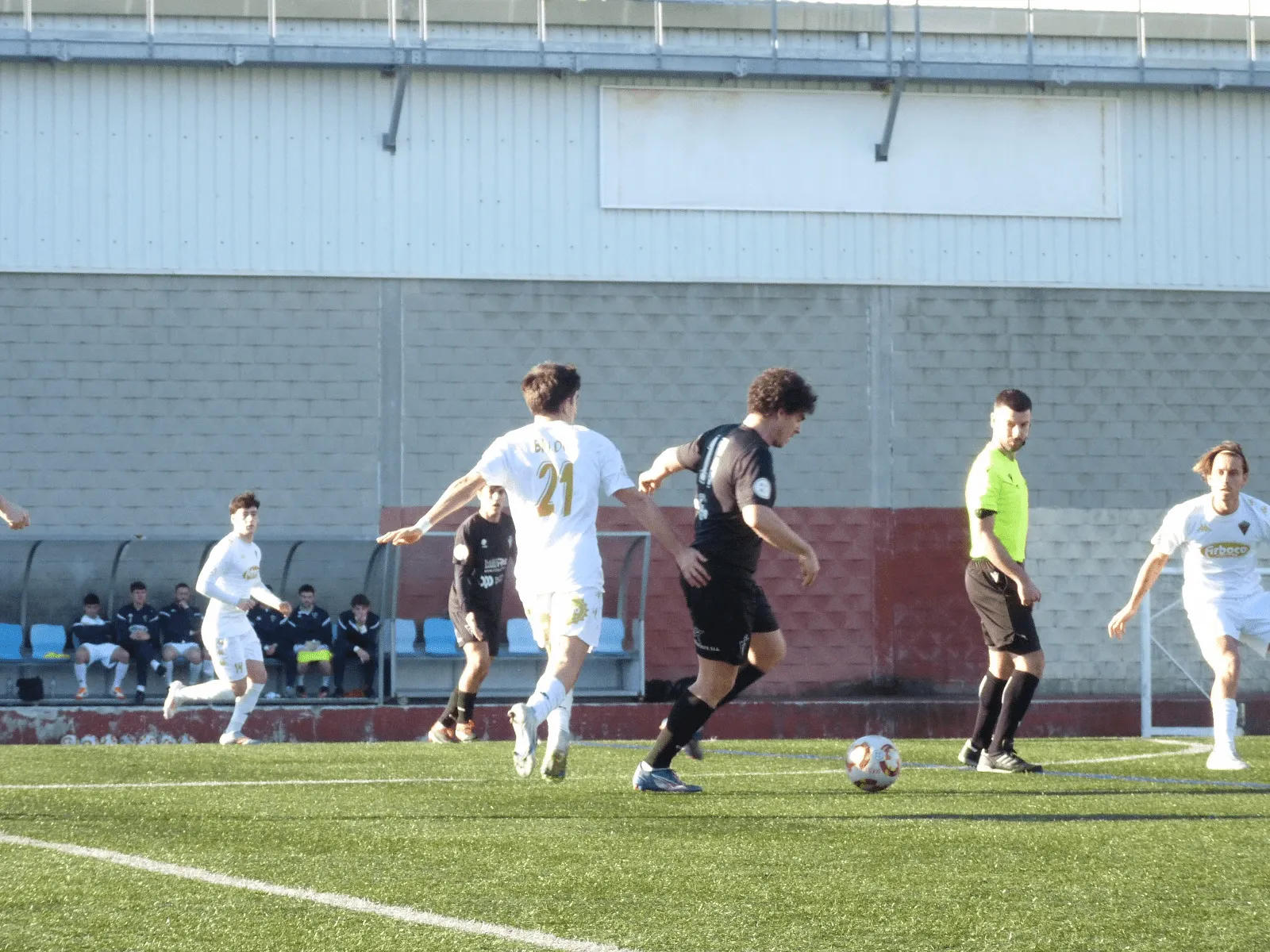 Un Silva demoledor golea al Villalonga en la segunda parte