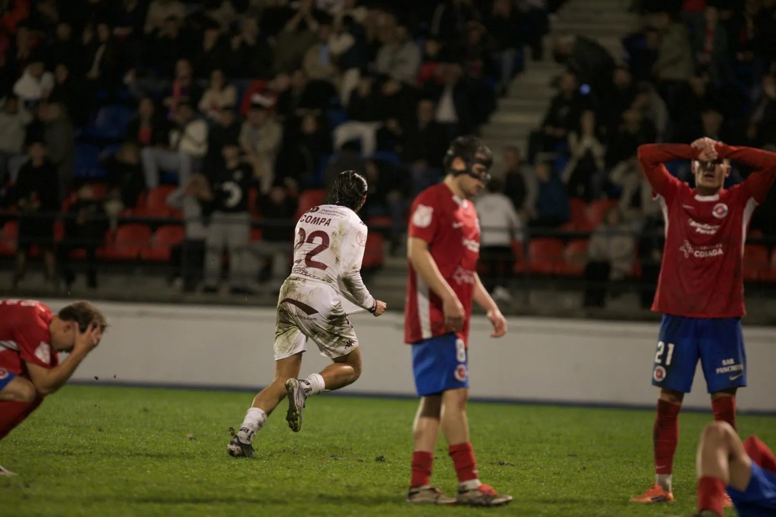 Igualdad, emoción y penaltis en el derbi gallego de Copa: el Pontevedra elimina al Ourense en O Couto