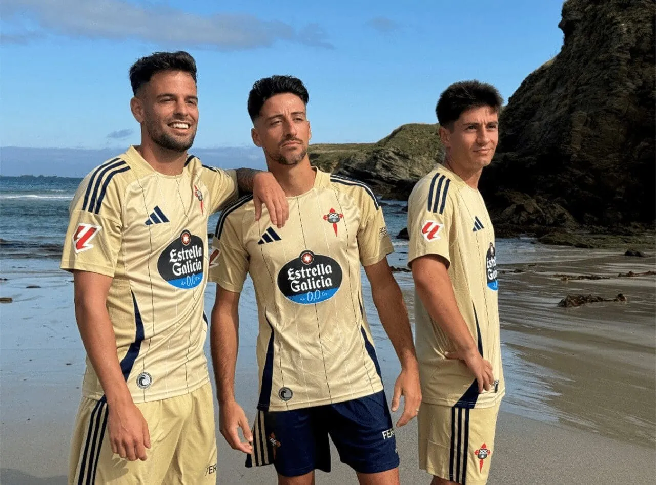 La Ártabra, tercera equipación del Racing de Ferrol (VIDEO)