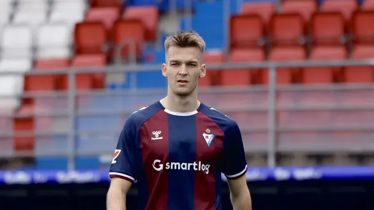 💥Fichaje de altura: Arnau Comas se incorpora a la zaga del Dépor hasta 2028💪⚽