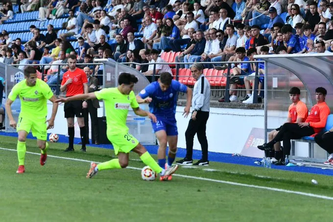 ⚽️ Debacle en O Couto: El Ourense CF se desinfla y dice casi adiós a la Copa con un mazazo del Amorebieta (0-3)