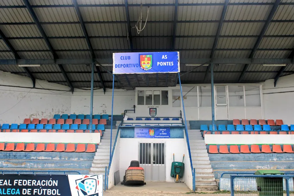 ⚽ “De Segunda B al abismo: la lenta caída del C.D. As Pontes y el ocaso de un club histórico”